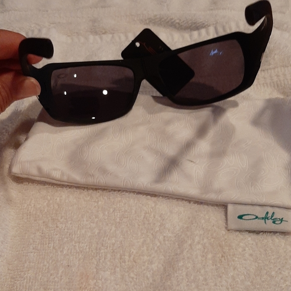 OAKLEY sunglasses - Picture 8 of 11